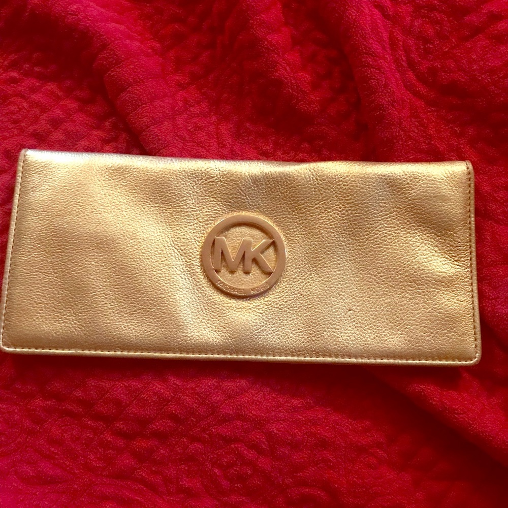 Micheal kors clutch leather
